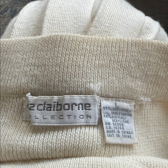 Liz Claiborne Cream Pleated Skirt - Picture 3 of 3